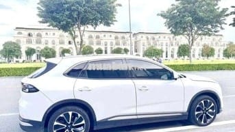 CHÍNH CHỦ cần bán VF8 Plus Trắng nội thất đen