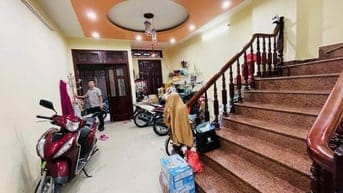 BÁN NHÀ NGUYỄN KHÁNH TOÀN 68M2 - OTO ĐỖ CỬA - GIÁ 18,8 TỶ - 5 TẦNG