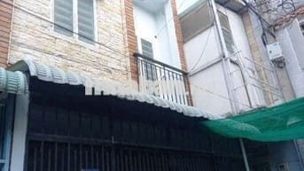 Cho thuê nhà Dt 4m×7m 1 trệt 1 lầu, gần chợ Đông Thạnh. 3,5tr/1th