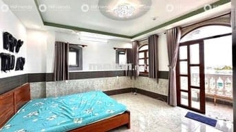 PHÒNG TRỌ GIÁ RẺ BAN CÔNG RỘNG 30m2 GẦN VÕ VĂN KIỆT THUẬN TRUNG TÂM Q5