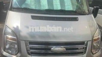 Chính chủ cần bán xe Ford Transit 2017, bản Luxury