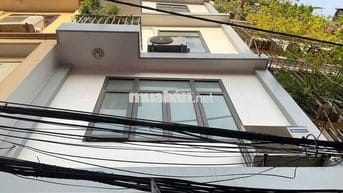 Cho thuê căn nhà riêng ngõ 29 phố Dịch Vọng, Dt 45m2 x 5 tầng có đồ NT