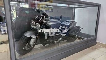 TRIMPH ROCKET 2022 MỚI 99,99%