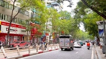 Bán nhà dân xây Thái Hà 60m2,oto đỗ cổng,ở ngay, kinh doanh, 16.8tỷ