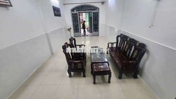 Nhà cho thuê nguyên căn mới sơn sửa .DT 4❌16 +1 lầu 2pn 2wc hẻm ô tô