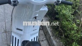 Xe tay ga Vespa Spint 125