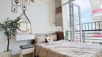 Phòng full nội thất ban công thoáng mát ko chung chủ