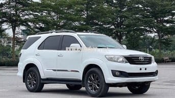 Toyota Fortuner TRD Sportivo 4x2 AT 7 chỗ quá mới