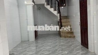 Nhà mặt tiền, 2 phòng ngủ, Quốc Tử Giám, Hà Nội