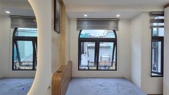 Chính chủ bán nhà mới 100% dt 20m ,3l Gia 5ty1 tl