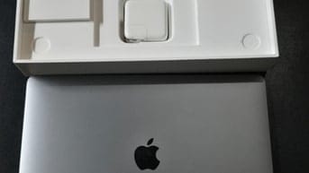 Cần bán máy Macbook air chip m1