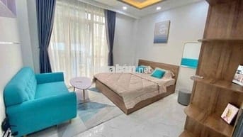 Căn hộ 1PN tách bếp cửa sổ trời đón nắng, full nội thất, sofa lớn
