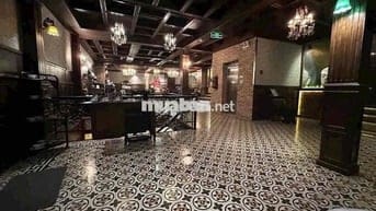 Nhà đối diện Công trường Lam Sơn, ngã tư Hai Bà Trưng & Nguyễn Siêu Q1