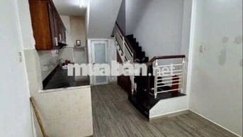 3PN, 4WC. Nhà 3 lầu Sân thượng Nguyễn Tiểu La, Q10. DT: 3.5x14m