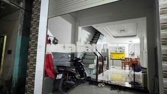 Cho thuê nhà nguyên căn cách chợ Xuân Thới Thượng 100m