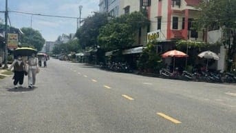 Nhà mặt tiền kinh doanh Lê Văn Việt