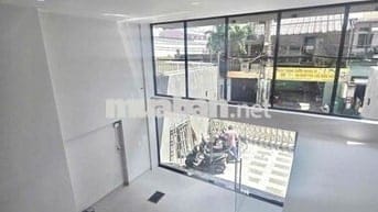 Mặt bằng 2 lầu có sân để xe rộng rãi