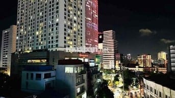 Bán tòa kính mặt phố Chùa Láng 136m², 8 tầng + hầm, MT 6.2m, 115 tỷ