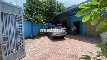 💥 BÁN GẤP NHÀ CẤP 4 tiện làm kho ngay sát MT Công viên Gò Đen QL1A