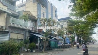 BÁN MẶT TIỀN SONG HÀNH. 72m2(4x18). 3 tầng. sát nguyễn văn quá quận 12