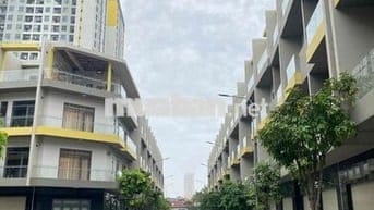 Nhà phố liền kề gần ga Metro sổ hồng liền tay chỉ 2ty1