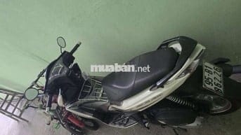 Nhà dư con xe cần bán bớt