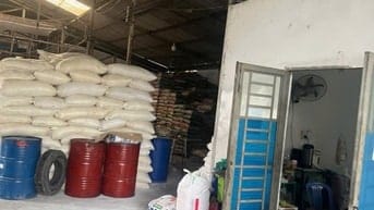 Cho thuê kho xưởng DT:  1.200m2,  giá rẻ tại Lê Minh Xuân , Bình Chánh