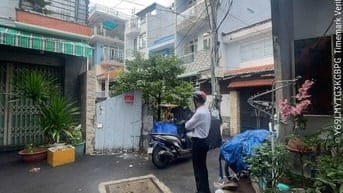 Bán đất trống 3 mặt tiền HXH đường Quang Trung, cách mặt tiền  QT 20m