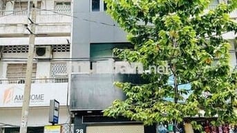 Cho thuê nguyên căn, MT đường Trần Quang Khải Q1. Con đường sầm uất, k