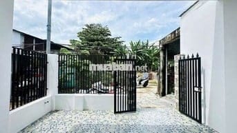 Nhà Cấp 4 DT Lớn sát cầu ngã ba Huế! Đánh số nhà 64Trường Chinh!