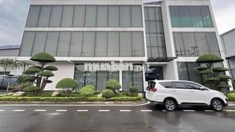 cho thuê Toà nhà văn phòng KCN Xyên Á đức hoà long an DT 1700m2 160tr