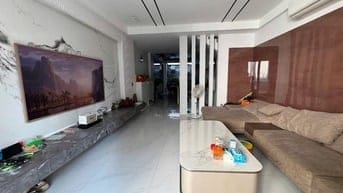 Hiếm Có! Nhà Trung Tâm Nguyễn Trọng Tuyển – 3TỶ409 Sở Hữu Ngay!