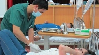 Truyền dịch đạm, châm cứu, bấm huyệt, vật lý trị liệu tận nhà TP HCM