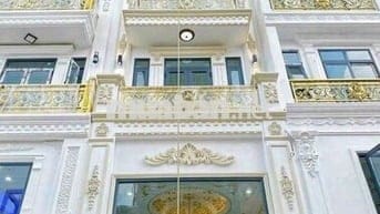 Nhà mới đẹp y như hình 4 x 16 có 5pn 5wc sân thượng