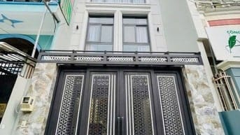 Giá 2tỷ390 bao sang tên ngay Cô Giang, Phú Nhuận đối diện chợ - 48m2 