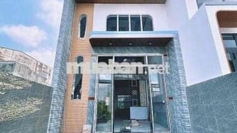 Nhà gác lửng. sổ riêng full thổ cư. trung tâm nguyễn khuyến