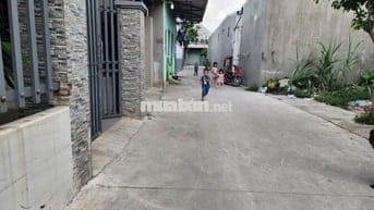 BÁN NHÀ 158M2 ĐUONG ĐH418 P KHÁNH BÌNH CÓ 4 PHONG TRỌ PHÍA SAU XE HƠI