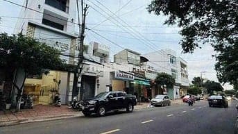 CHO THUÊ NHÀ - MẶT TIỀN HÙNG VƯƠNG - GẦN NGAY QUẢNG TRƯỜNG THÀNH PHỐ