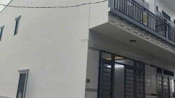 nhà góc 2 mặt tiền gần chợ mỹ hạnh – giá tốt 690tr  – dọn vào ở ngay  