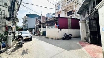 BÁN NHÀ NGAY ĐẠI HỌC CÔNG NGHIỆP - GẦN OTO GẦN PHỐ - FULL NỘI THẤT ĐẸP