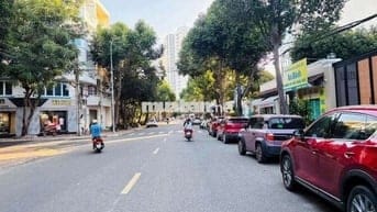 Bán nhà 1T4L mặt tiền PHẠM NGỌC THẠCH GIÁ 13,5 tỷ CHO THUÊ 40 TRIỆU