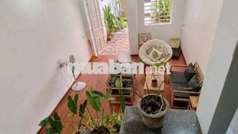 Cho thuê nhà sân xe hơi gần sân vận động Đông hoà Dĩ An