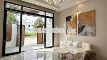 BÁN GẤP CĂN NHÀ MỚI XÂY NGAY BƯU ĐIỆN BÀ TRI (TÂN UYÊN - BÌNH DƯƠNG)