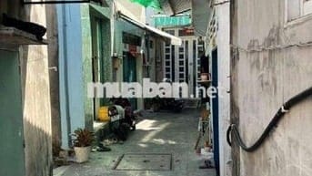 Nhà bán gấp giảm giá sập sàn , trung tâm Q6 , 25m2 , lô góc .