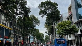 Nhà MT M410 Trần Hưng Q5 (2 chiều). DT 4.2x20.8m, 6 tầng. Giá 33.6 tỷ