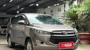 Toyota Innova E số sàn màu đồng 2016 xe gia đình