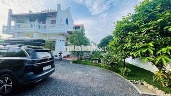 Cho Thuê Biệt Thự Villa Sân Vườn 1050m2 Phường Tân An 5Phòng Ngủ Full