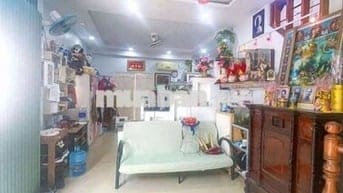 Nhà CMT8 , Quận 3 , 40m2 giá 4tỷ950