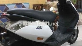 xe piagioo- zip mầu trắng chính chủ