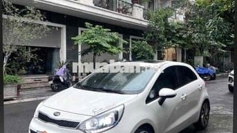 Kia Rio 2015 1.4 AT Hatchback - 83000 km